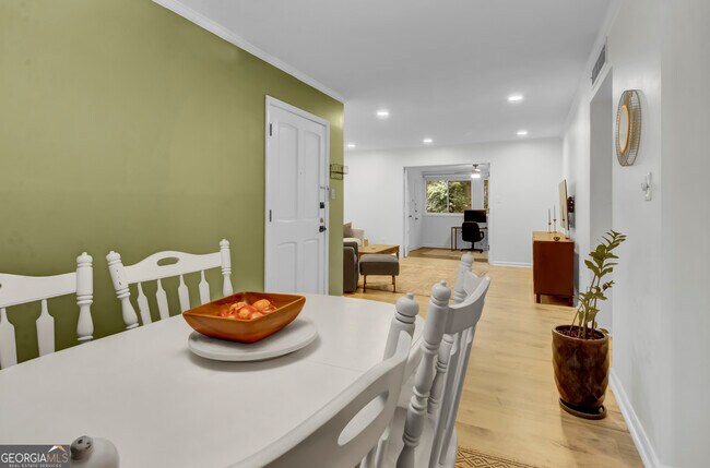 Building Photo - 12 Vista Square NW