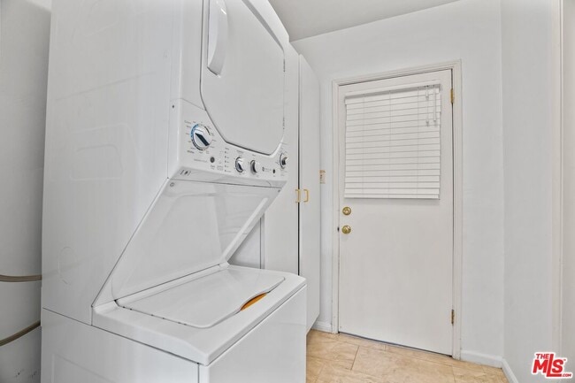 Building Photo - 1918 Prosser Ave