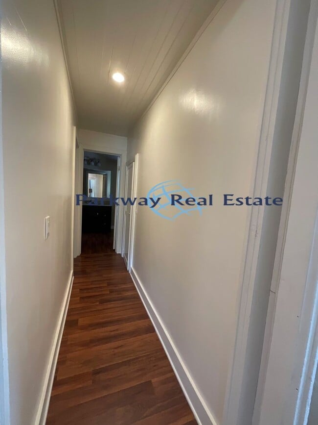 Building Photo - Charming 3 Bedroom House in East Alpine