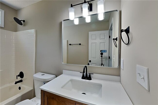 Building Photo - 1045 Winthrope Chase Dr