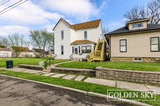 Building Photo - 646 N Mulberry St