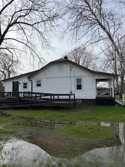 Building Photo - 892 Bartlett Rd