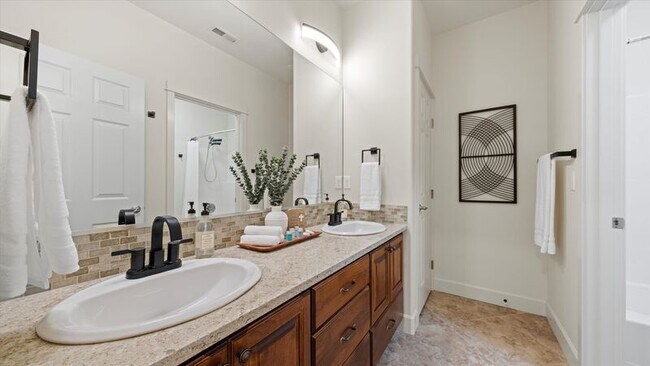 Building Photo - 8731 W Skagit Ave