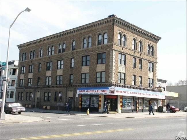 Primary Photo - 585 Central Ave
