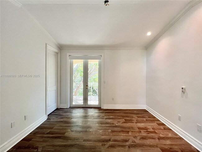 Building Photo - 573 Satinwood Dr