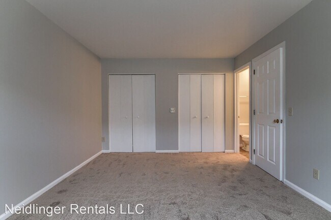 Building Photo - 555 Alison Dr