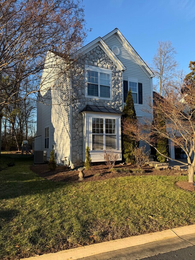 Building Photo - 12384 Brown Fox Way