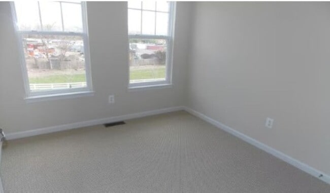 Building Photo - 44041 Eastgate View Drive