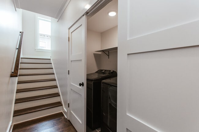 Building Photo - 132 Flint St