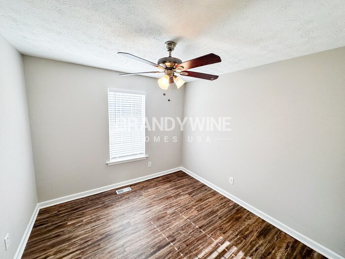 Building Photo - 152 Edward Dr