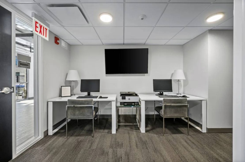 Building Photo - 3198 N Clark St