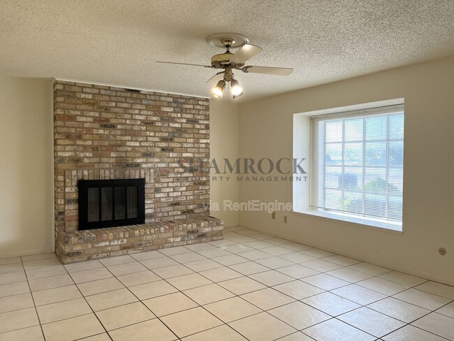 Building Photo - 6815 Old Briarstown Dr