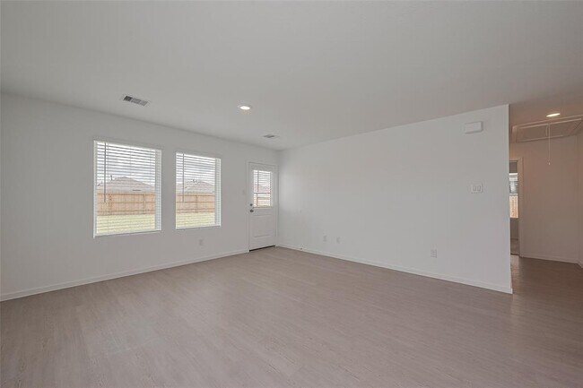 Building Photo - 21459 Montecagnano Ave