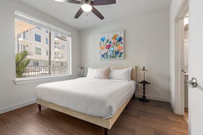 Building Photo - 5820 1/2 Cameron Road-SI FL1-ID1364166P