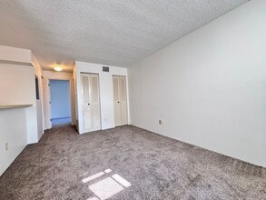 Building Photo - Cozy 1 bedroom Condo