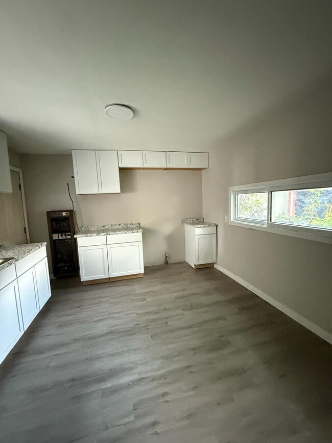 Building Photo - 3-Bedroom Gem on Marseilles Street with Sp...