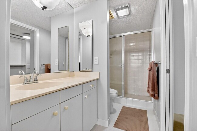 Building Photo - 4100 N Ocean Dr