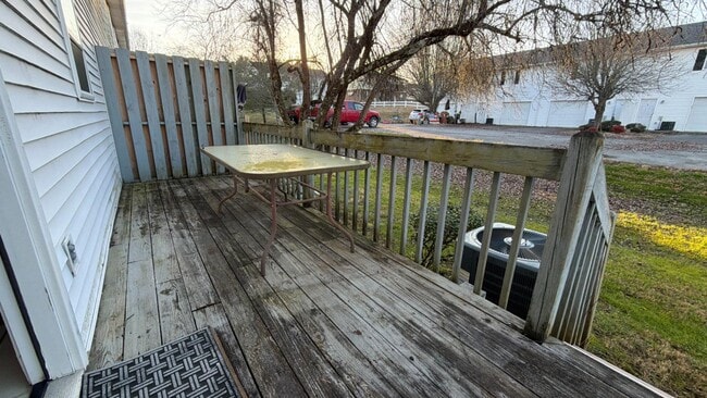 Building Photo - 23 Lexington Ct