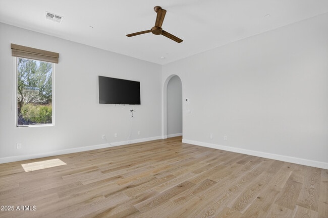 Building Photo - 10997 N 137th St
