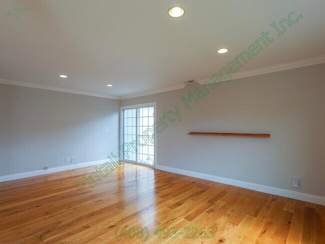 Building Photo - 5950 Cabral Ave