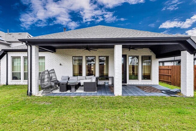 Building Photo - 7211 Sylvan Birch Trl