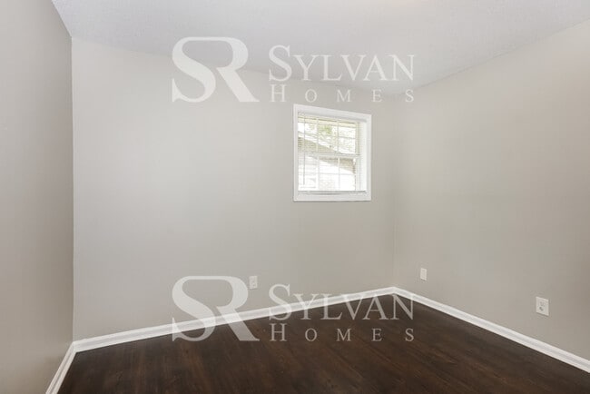 Building Photo - The living is easy in this 3 bedroom, 1.5 ...