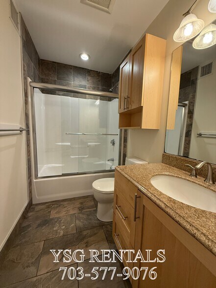 Building Photo - 24 Sunset St