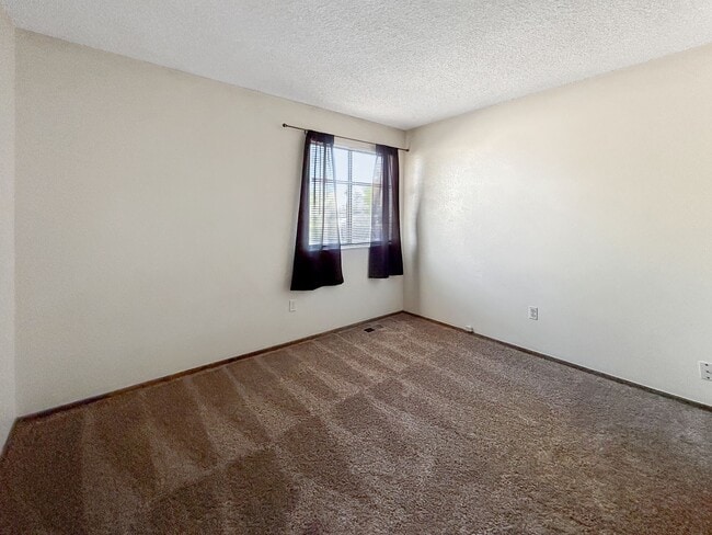 Building Photo - $0 DEPOSIT OPTION. CENTRALLY LOCATED 4 BEDROOM SPLIT LEVEL HOME IN WESTMINSTER!