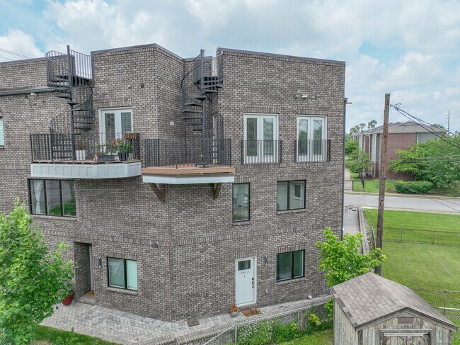 Building Photo - 106 N 8th St