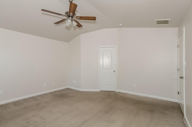 Building Photo - 2204 Walcot Way