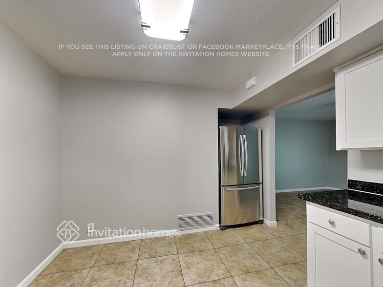 Building Photo - 141 E Millett Ave