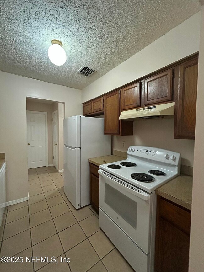 Building Photo - 472 Crabapple Ct