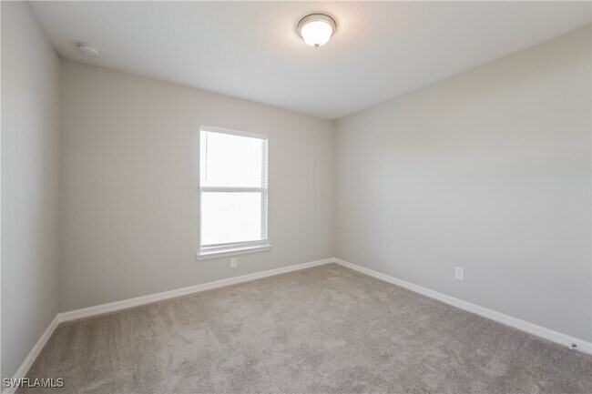 Building Photo - 4016 4th St SW