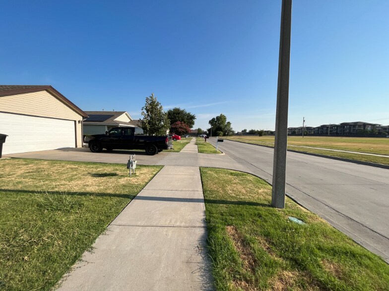 Building Photo - 1713 Eagle Dr