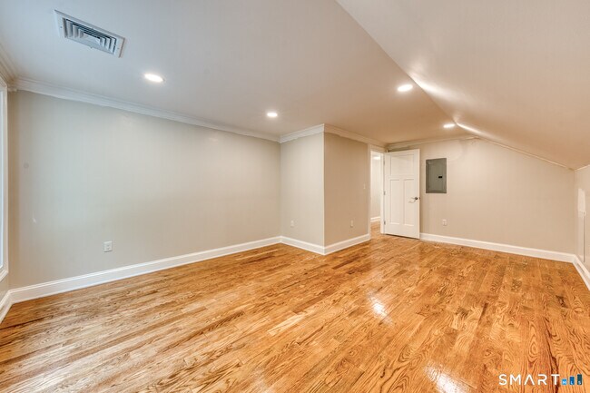 Building Photo - 171 Oregon Rd
