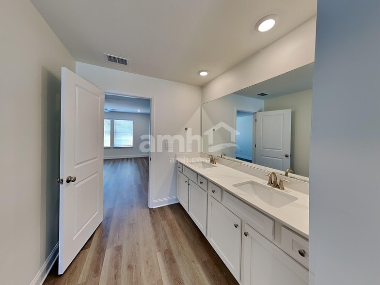 Building Photo - 3009 Ansley Place Rd