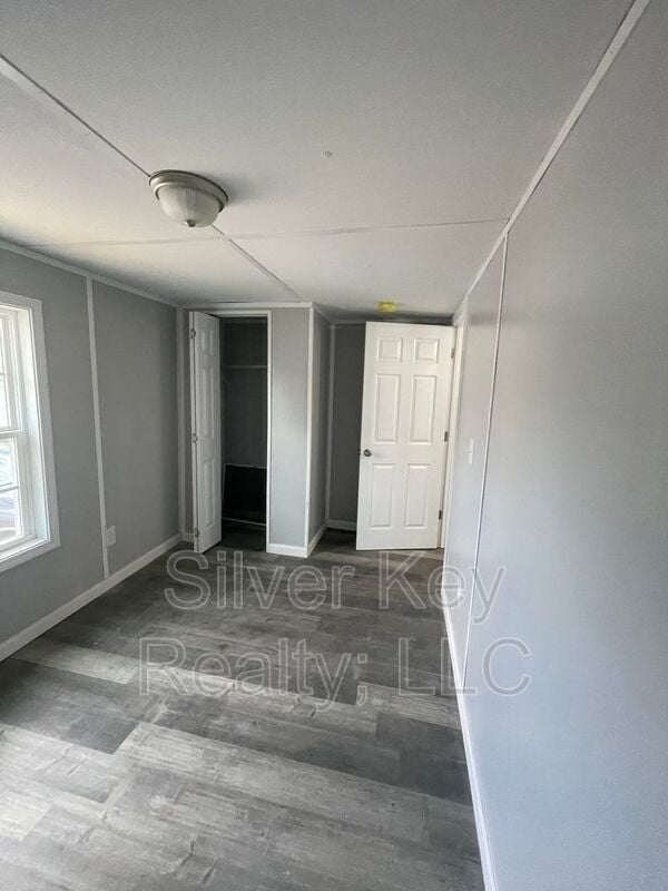 Building Photo - 1004 S Jackson St