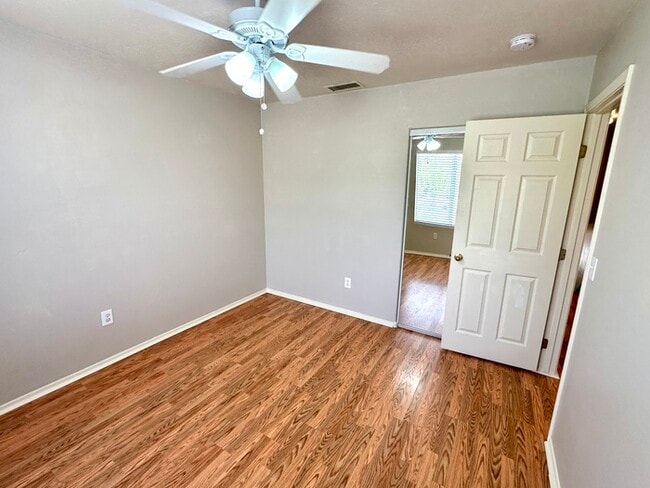 Building Photo - Great Ahwatukee double story home in perfect location.