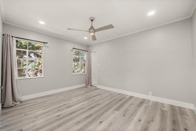 Building Photo - 35-35 Kennebec Ave