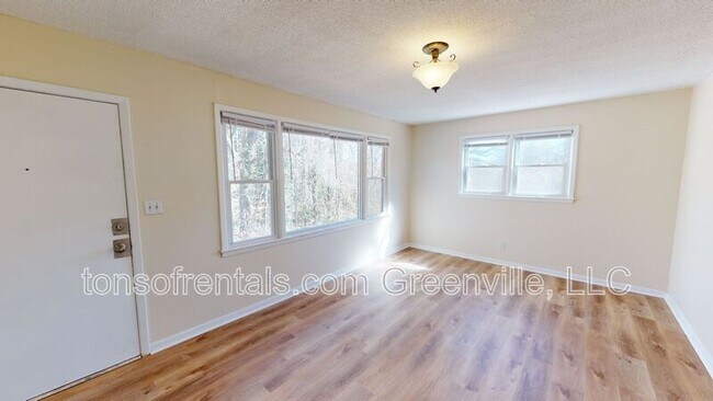 Building Photo - 1427 Grant Cir