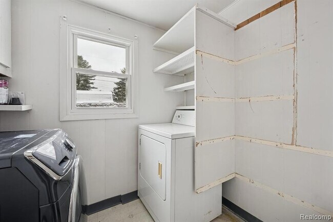 Building Photo - 2266 Newberry Rd