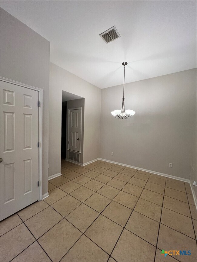 Building Photo - 607 Olaf Dr