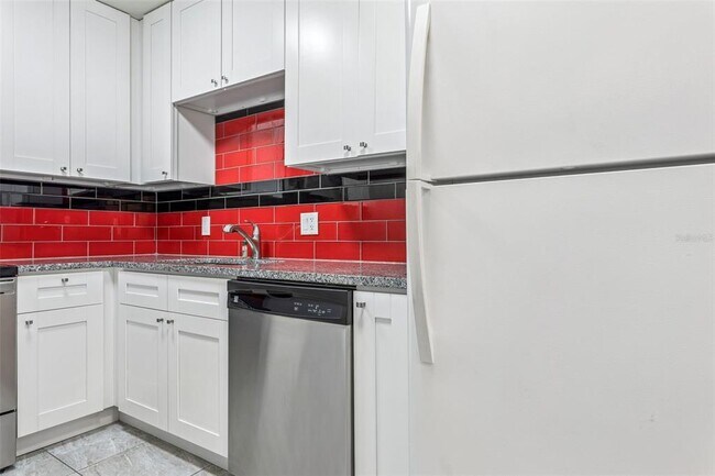 Building Photo - 4606 W Gray St