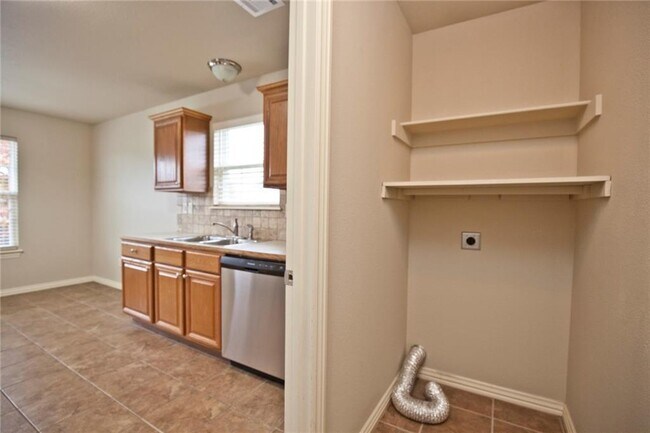 Building Photo - 611 Firewood Dr
