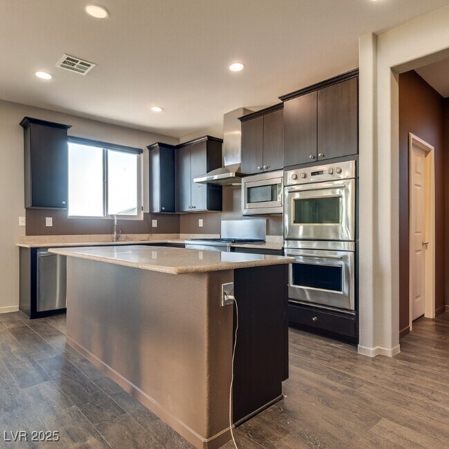 Building Photo - 10589 Acacia Park Pl