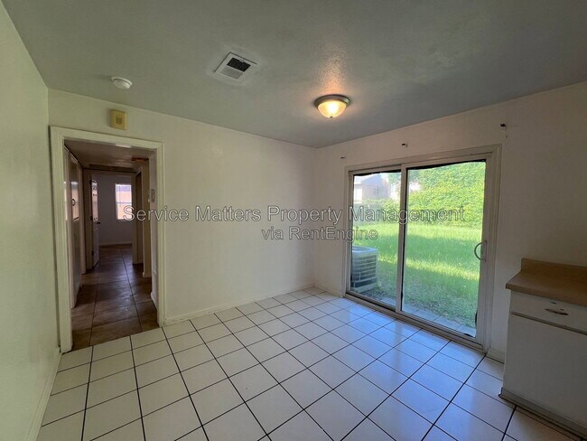 Building Photo - 121 Berkley Dr