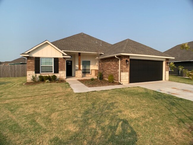 Building Photo - Edmond 3 bed Deer Creek