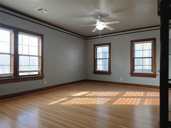 Building Photo - 1725 NW 18th St