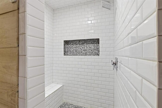 Building Photo - 9485 Martin Rd
