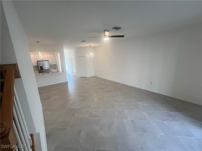 Building Photo - 2827 Blossom Wy